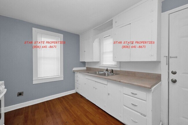 Building Photo - 2 Bed + Office!