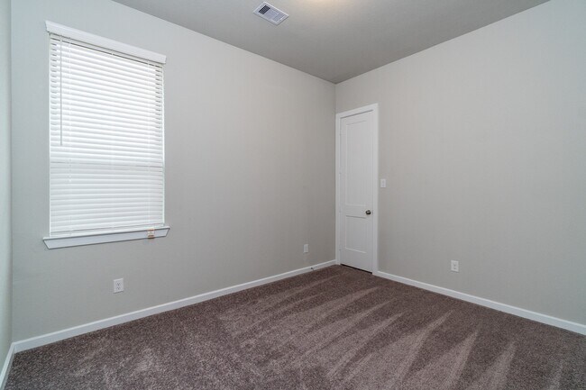 Building Photo - 27054 Golden Knoll Dr