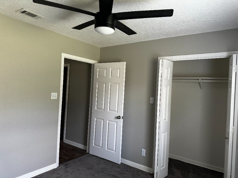 Building Photo - 216 Timberview Dr