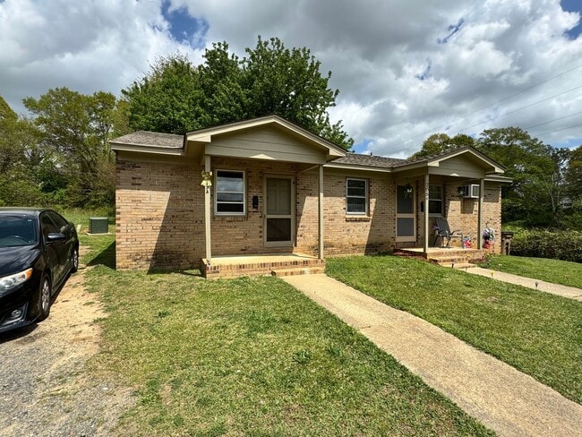 Building Photo - 2/1 Duplex inside city of Shelby, nc