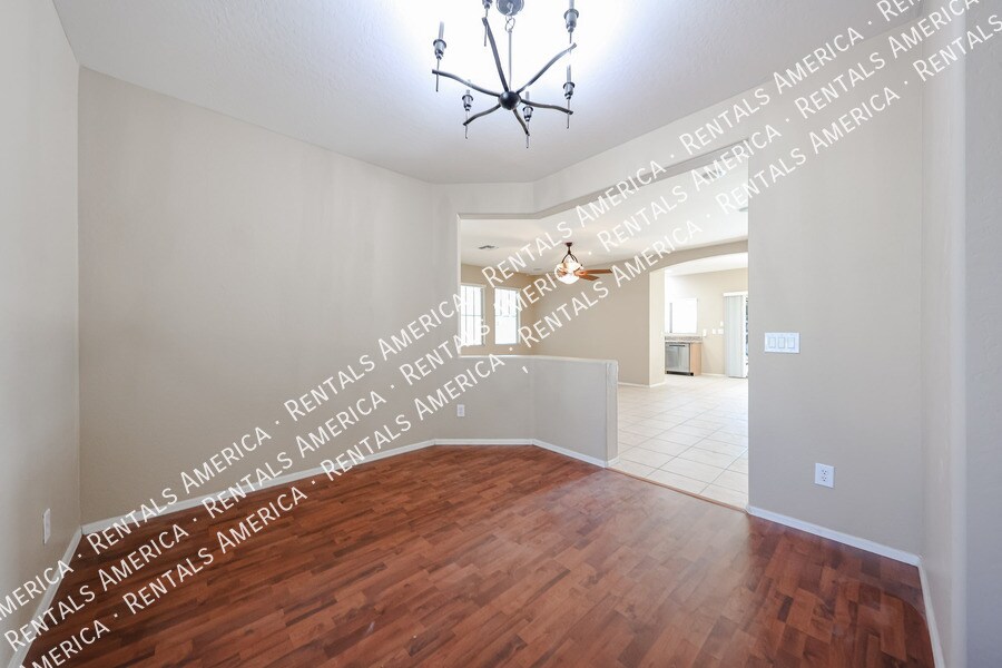 Building Photo - 7414 N 88th Ln