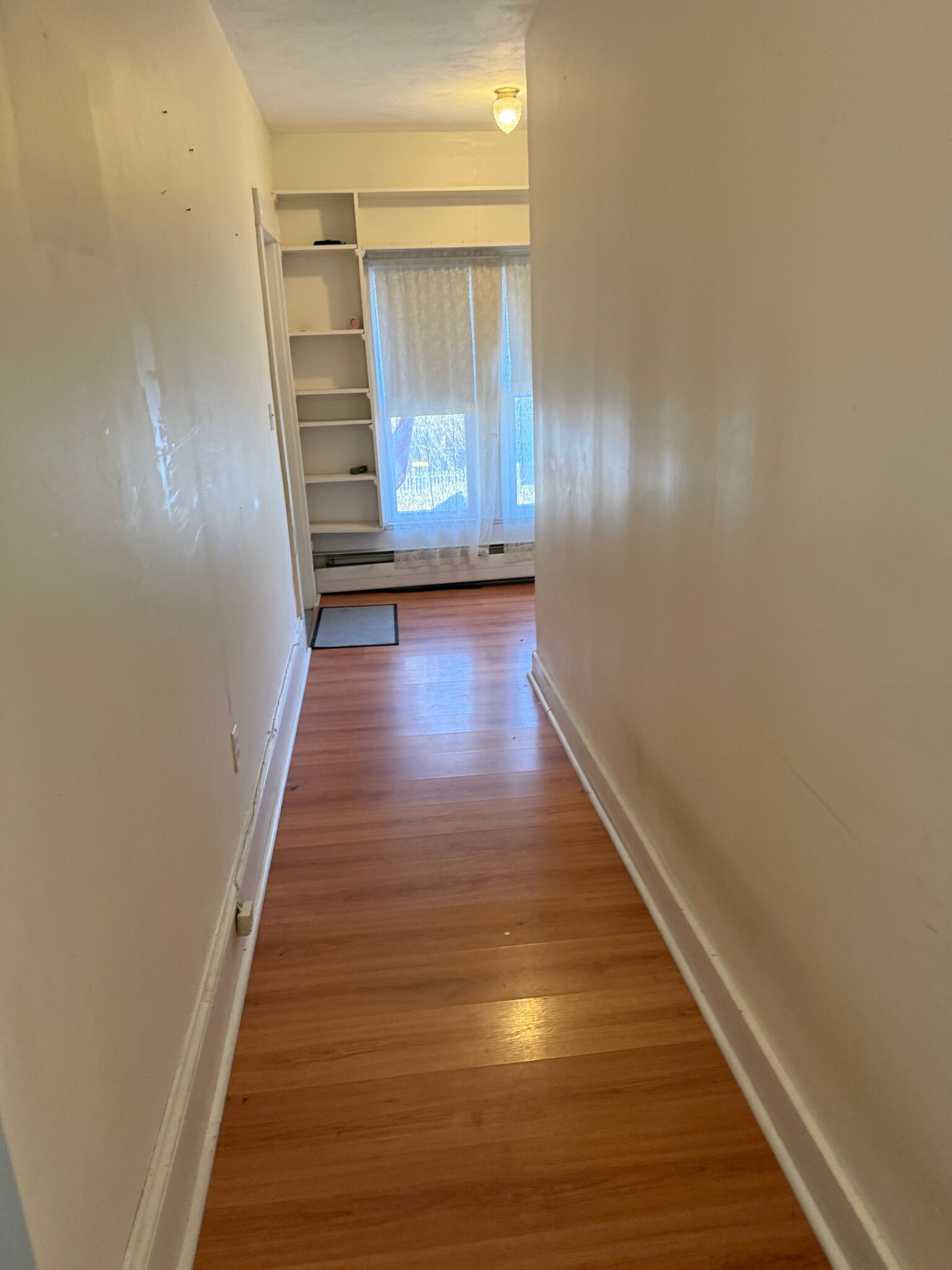 Building Photo - 298 Main St