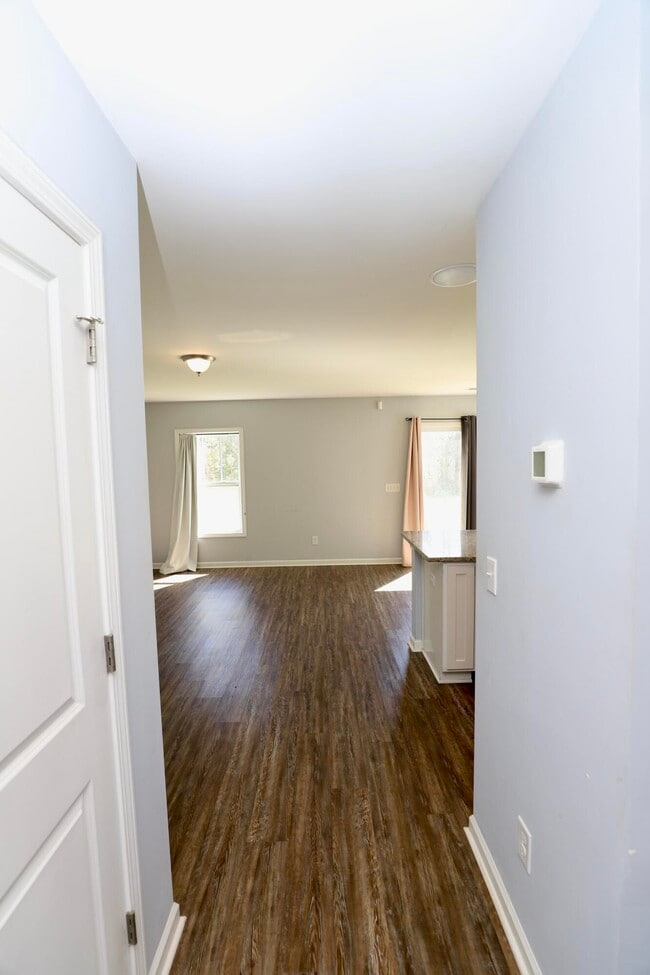 Building Photo - 1009 Providence Plantation Dr