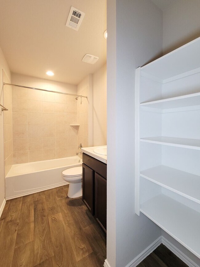 Building Photo - The price is right and the location is even better! Take a look TODAY at this like-new, 3/2, open...