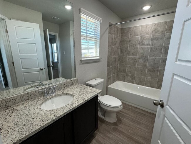 Building Photo - Luxury 3/2.5 2 Story Townhouse in NBTX