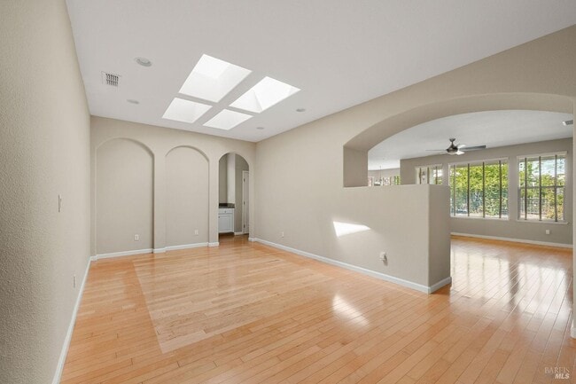 Building Photo - 505 Marianna Pl