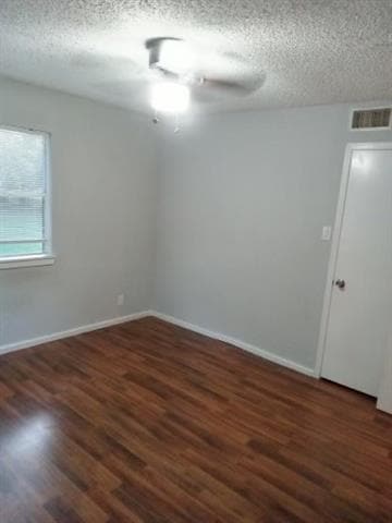 Building Photo - 308 S Pecan St