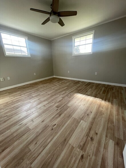 Building Photo - 110 Trotter St