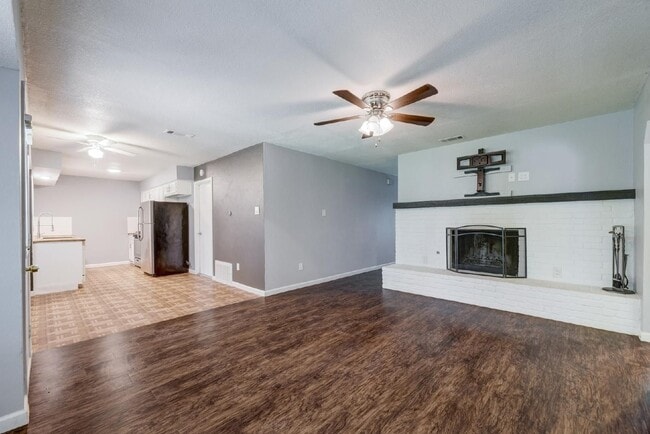 Building Photo - 5010 Joshua Ct