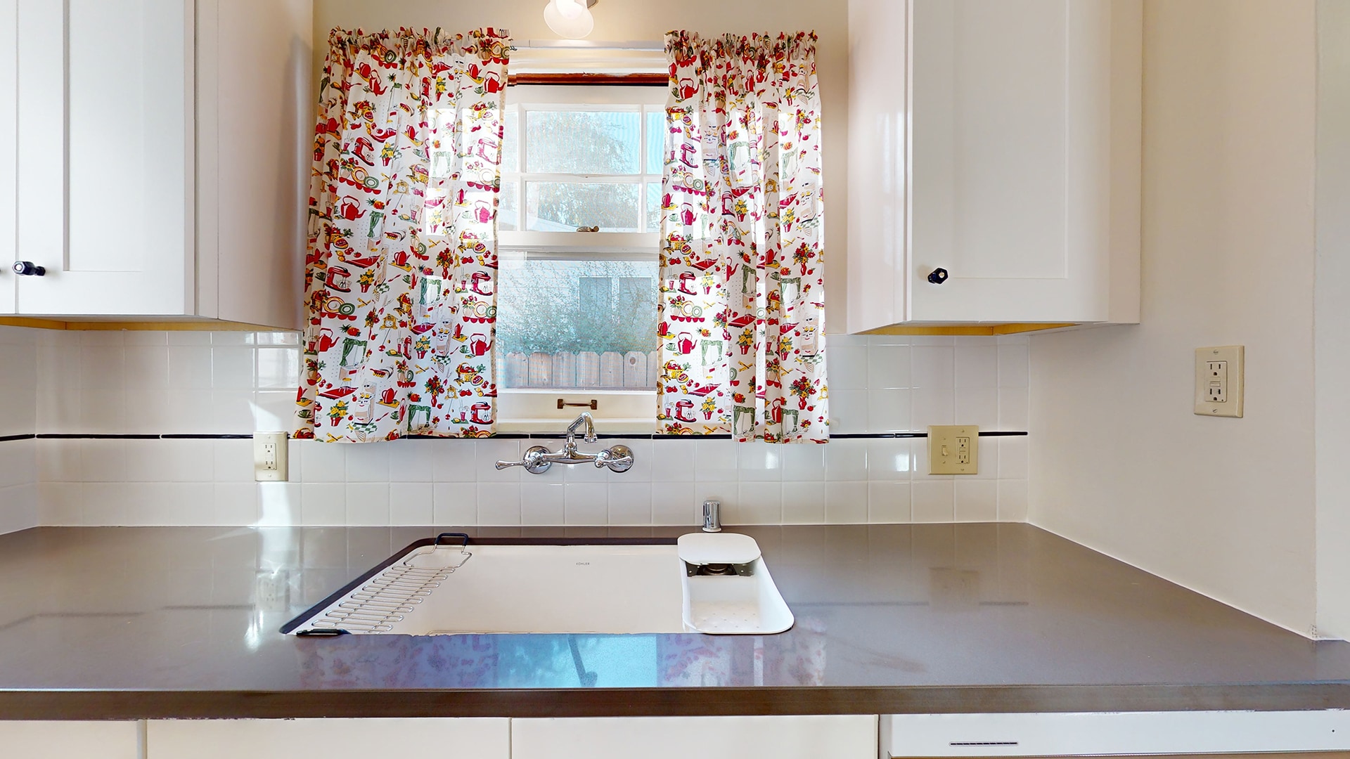 Kitchen - 587 Prescott St