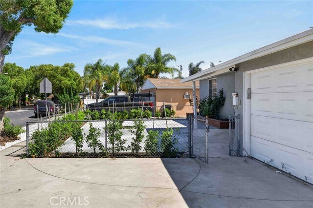 Building Photo - 7865 Cantaloupe Ave