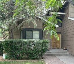 Building Photo - 1106 Happy Valley Ct