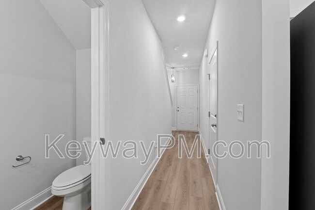 Building Photo - 1301 Newbern Dr