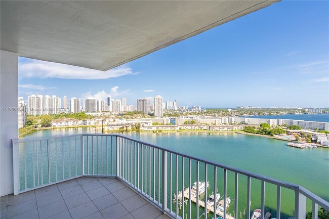 Building Photo - 18081 Biscayne Blvd
