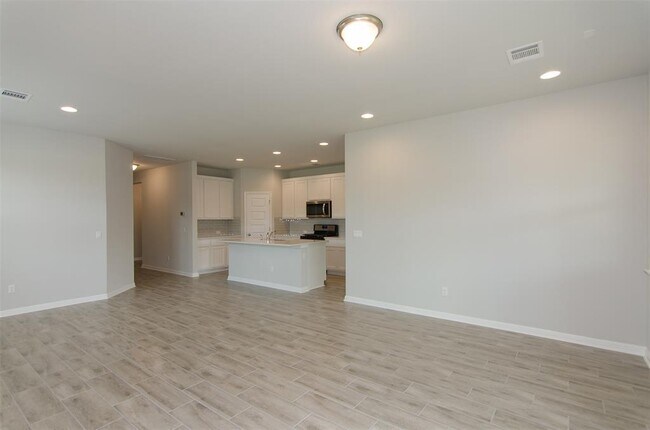 Building Photo - 905 Olive Creek Dr