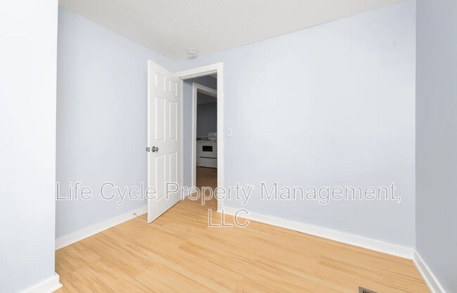 Building Photo - 1044 Muskegon Ave NW