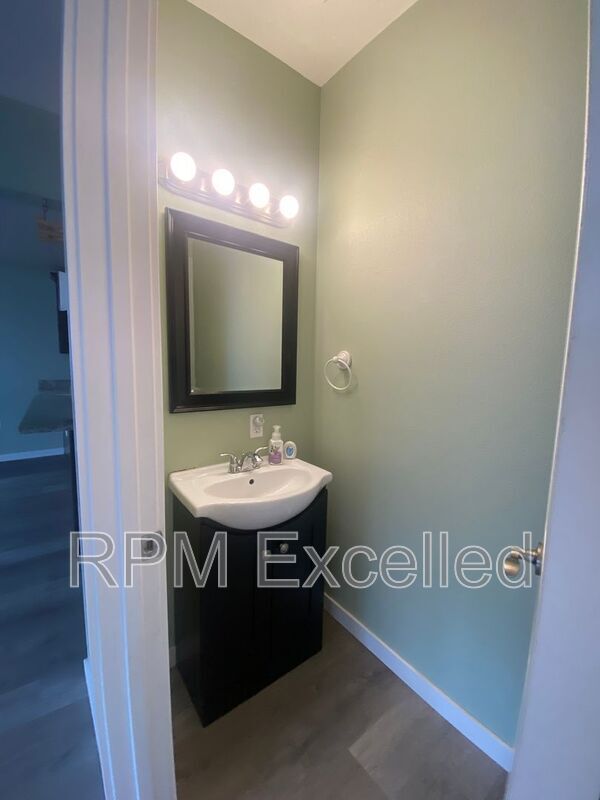 Building Photo - 3714 E I St