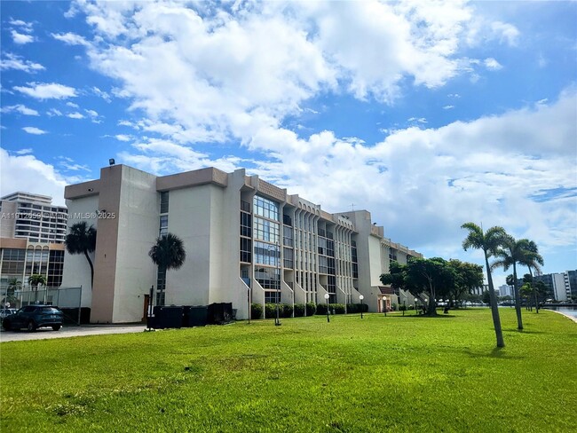 Building Photo - 851 Three Islands Boulevard