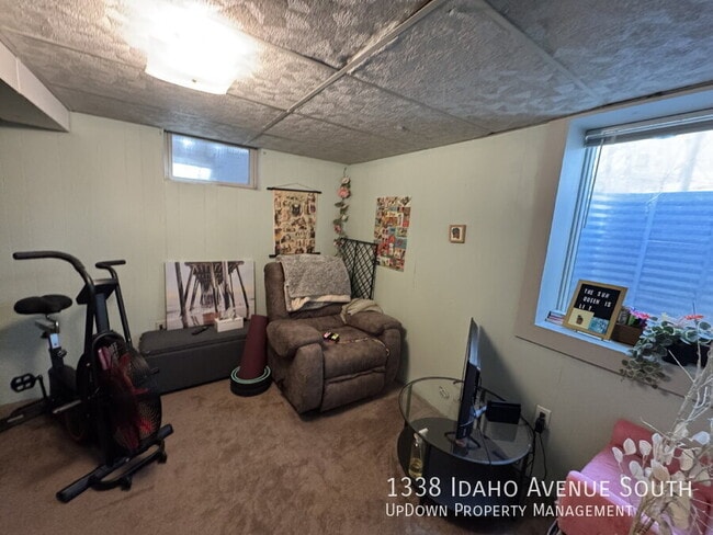Building Photo - 1338 Idaho Ave S
