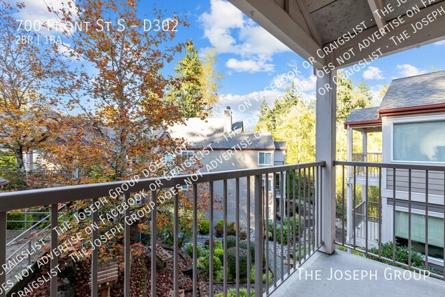 Building Photo - 700 Front St S