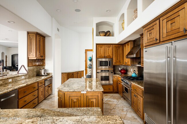 Building Photo - 6649 E Berneil Dr
