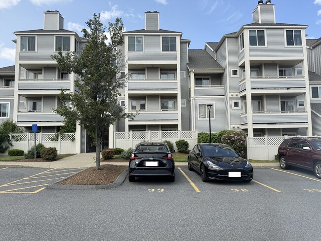 Primary Photo - 200 Falls Blvd
