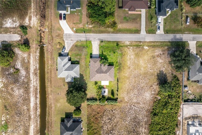 Building Photo - 2613 39th St SW