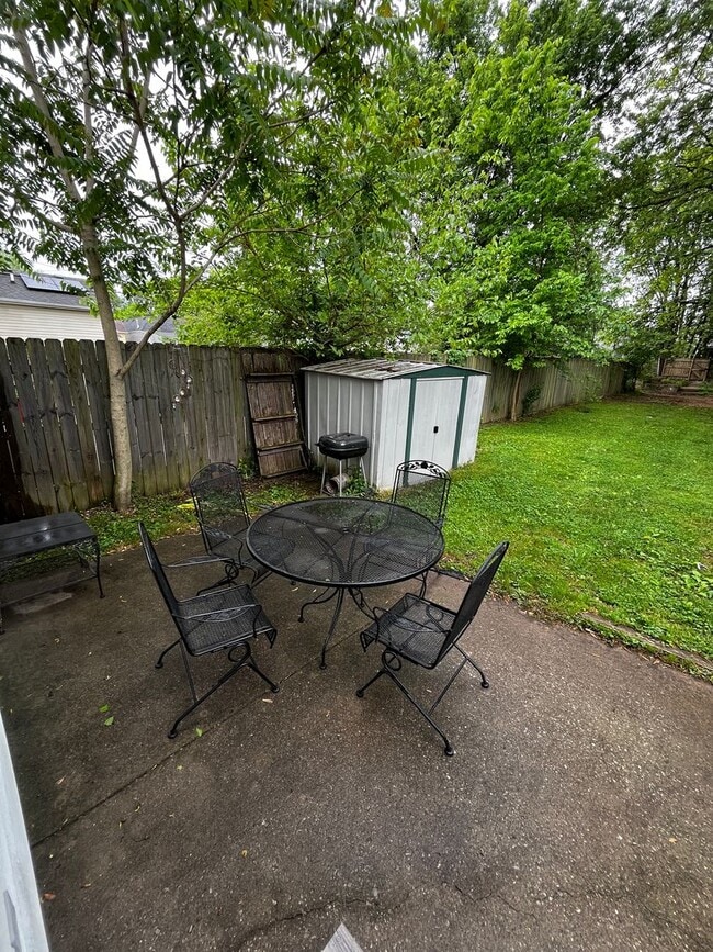 Building Photo - FURNISHED 2-BED w/OFFICE IN SHELBY PARK