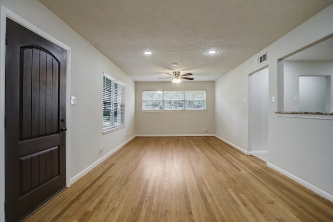 Building Photo - 9638 Maribelle Way