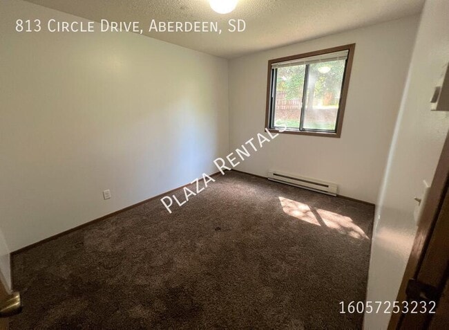 Building Photo - 307 11th Ave NW