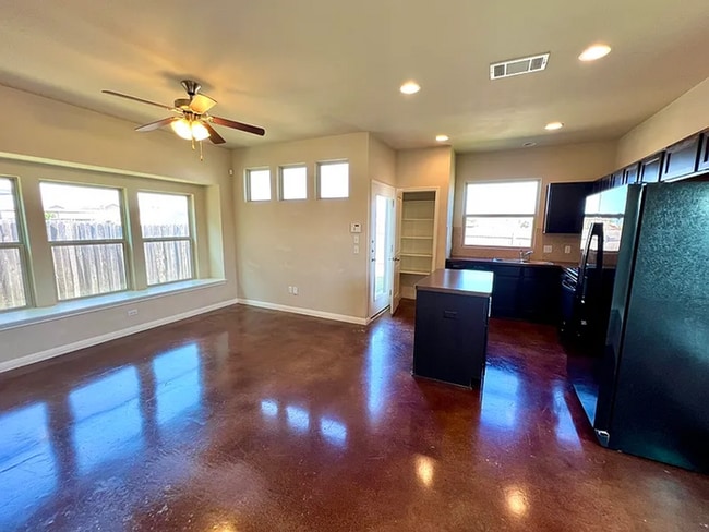 Building Photo - Beautiful 3BR, 2BA Home in Austin – Balcony & Modern Kitchen Appliances!