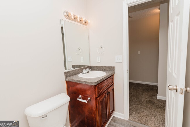 Building Photo - 424 WI Pkwy