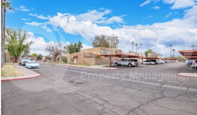 Building Photo - 4227 N 68th Dr