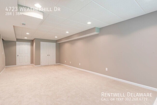 Building Photo - GORGEOUS TOWNHOME