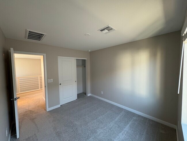 Building Photo - 3354 S 180th Ln