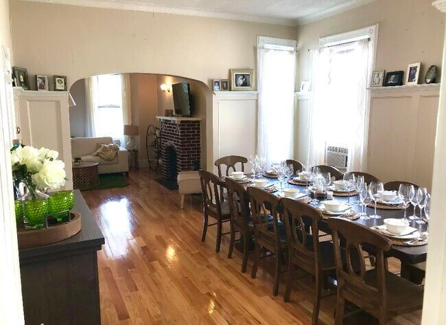 Building Photo - 927 18th St