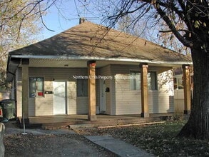 Building Photo - 1 Bed, 1 Bath, New Carpet