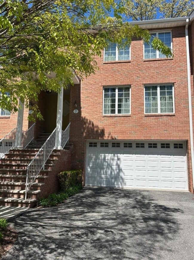 Building Photo - 29 Skymark Ct