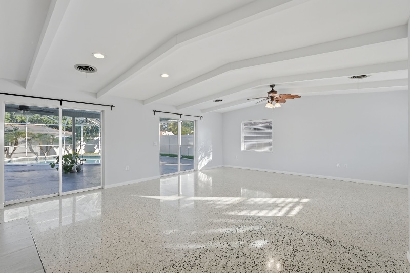 Building Photo - 725 Patricia Ave