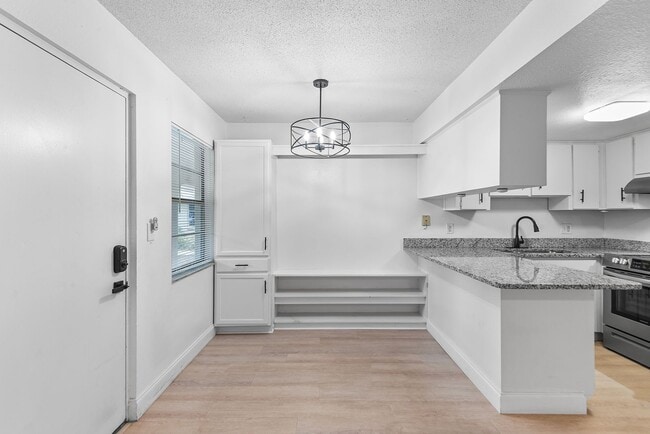 Building Photo - 555 62nd St S