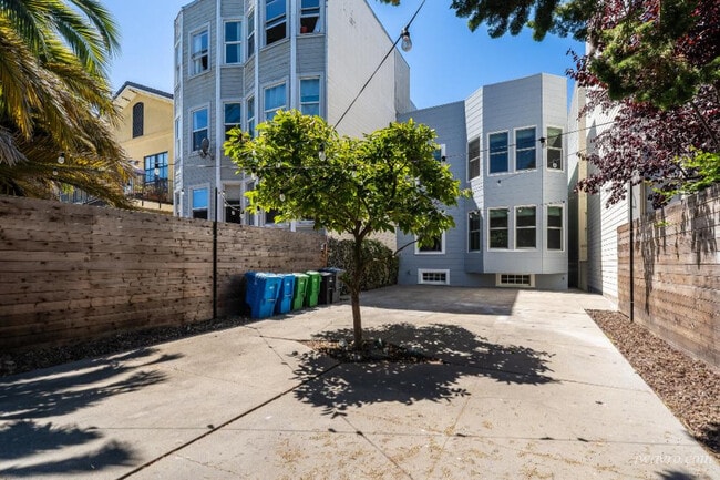 Building Photo - 275 Dolores St
