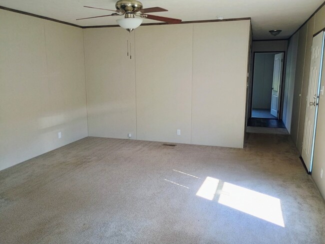 Building Photo - 1006 Ashley Way