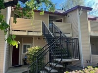 Building Photo - 1018 Cedar Gables Dr