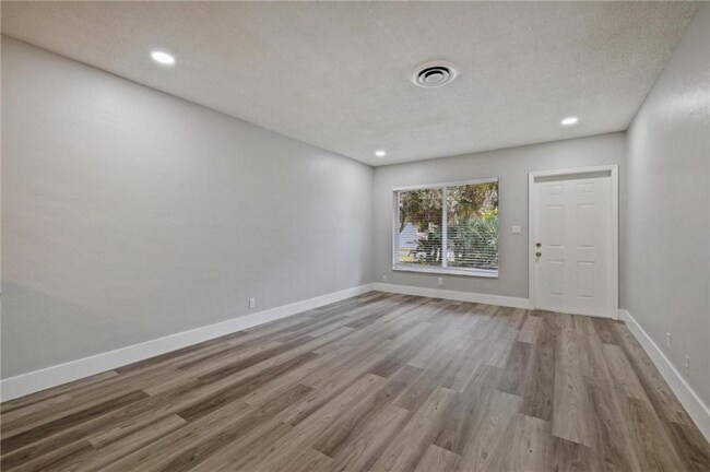 Building Photo - 4305 NE 21st Ave