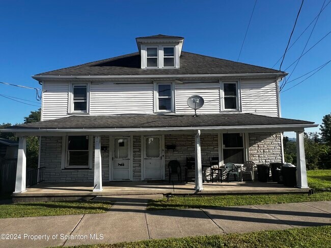Primary Photo - 755 Main St