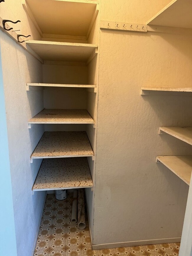 Building Photo - 4833 E Main St