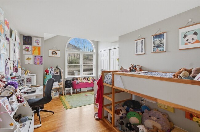 Building Photo - 11 Roseanna Park Dr
