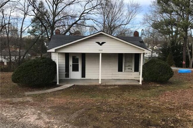 Building Photo - 200 Haywood St