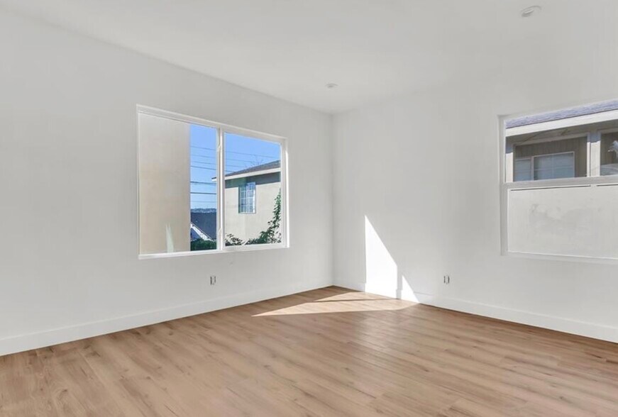 Building Photo - 3918 W 28th St