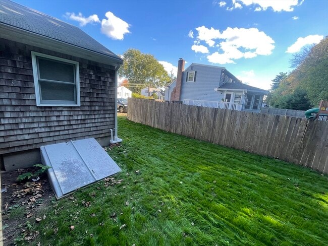 Building Photo - 48 Bornwood Dr